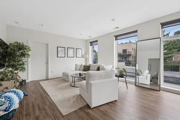 1045 W Cornelia AVE #403, Chicago, IL 60657