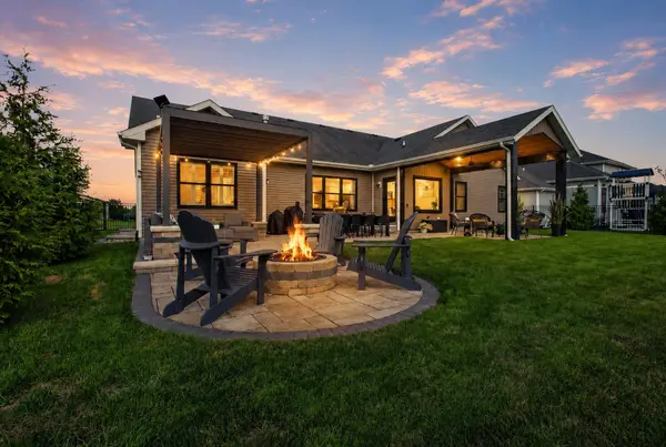 1104 Morningside LN, Mahomet, IL 61853