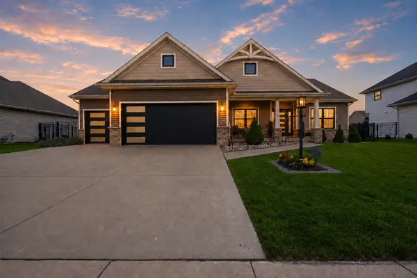 1104 Morningside LN, Mahomet, IL 61853