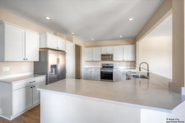 435 Haber RD, Cary, IL 60013