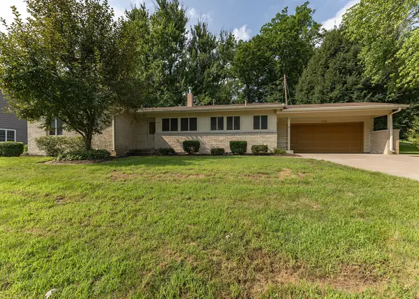 1420 35th AVE, Rock Island, IL 61201