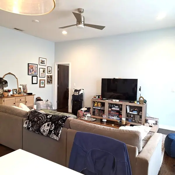 2456 N california AVE #2R, Chicago, IL 60647