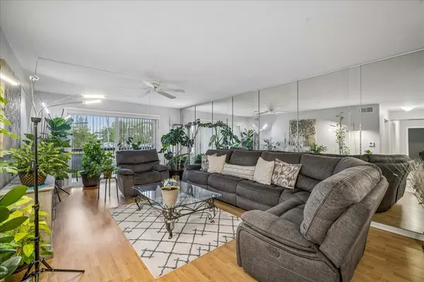 4840 Foster ST #103, Skokie, IL 60077
