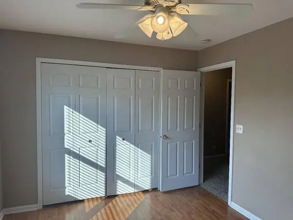 5490 Fox Path LN, Hoffman Estates, IL 60192