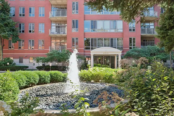 400 N Clinton ST #207, Chicago, IL 60654
