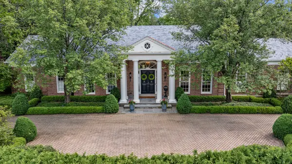 675 E Woodland RD, Lake Forest, IL 60045