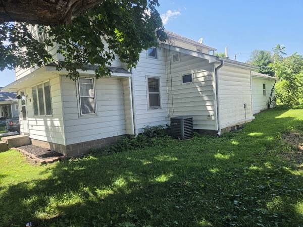 601 7th AVE, Fulton, IL 61252