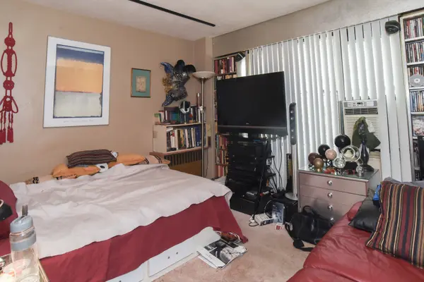 2606 W Balmoral AVE #110, Chicago, IL 60625