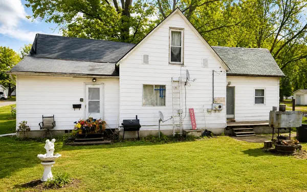 901 HOWARD ST, Centralia, IL 62801