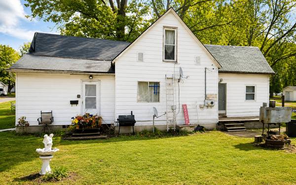 901 HOWARD ST, Centralia, IL 62801