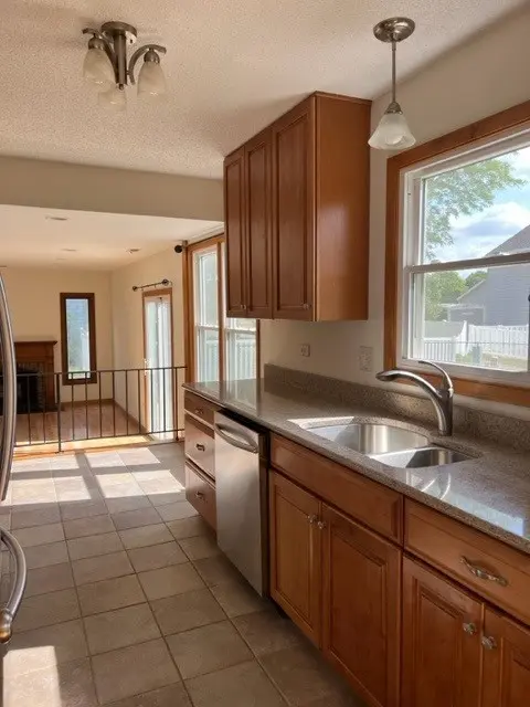 2135 Derby CT, Wheaton, IL 60189