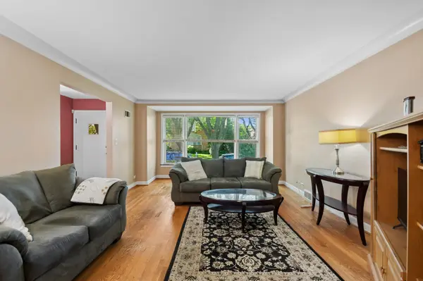 2904 W Fargo AVE, Chicago, IL 60645