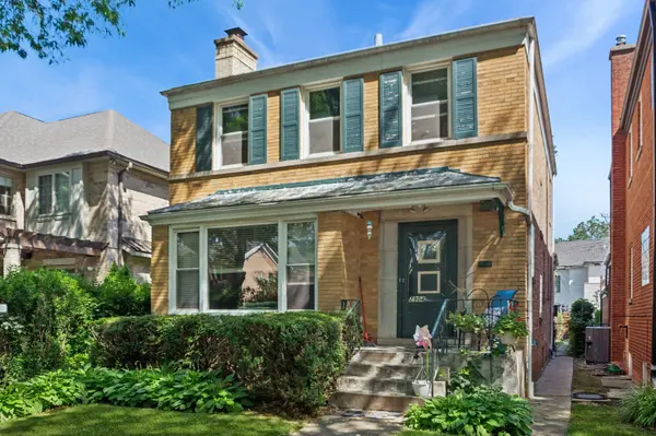 2904 W Fargo AVE, Chicago, IL 60645