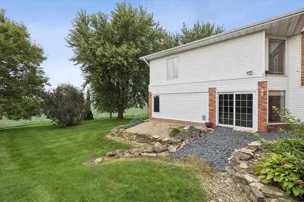 2842 234th ST, De Witt, IA 52472