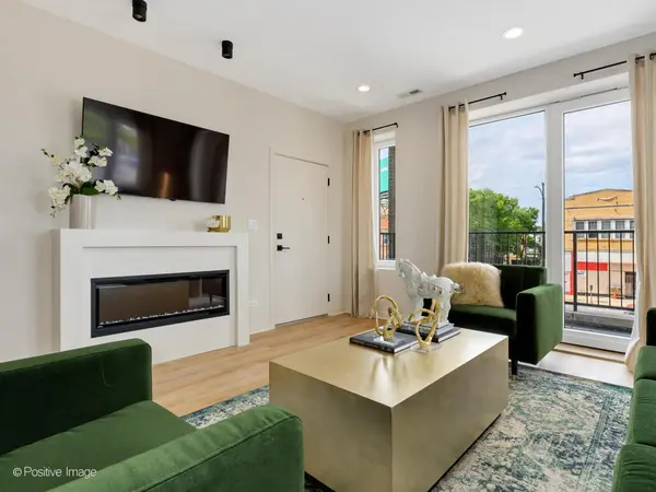6033 W NORTH AVE #1E, Oak Park, IL 60302