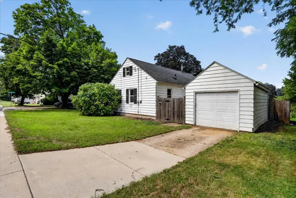 961 W Jefferson DR, Freeport, IL 61032