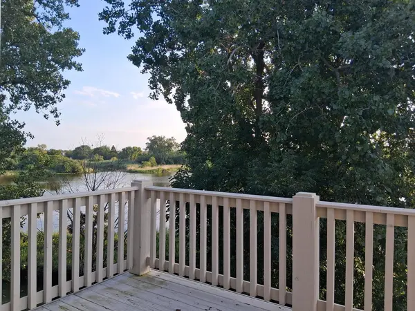 449 N Bay Tree CIR, Vernon Hills, IL 60061