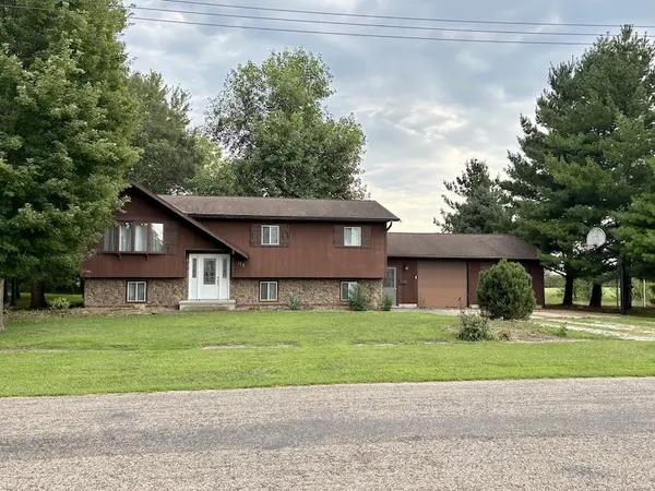 112 Cherry ST, Carthage, IL 62321