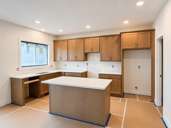 4711 Willow CIR, Davenport, IA 52806