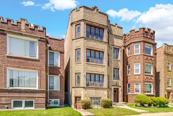 7428 S Bennett AVE, Chicago, IL 60649