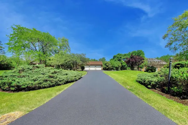 26955 N COUNTRYSIDE LAKE DR, Mundelein, IL 60060