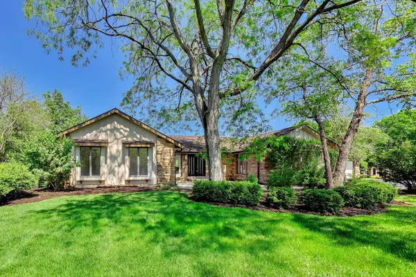 26955 N COUNTRYSIDE LAKE DR, Mundelein, IL 60060