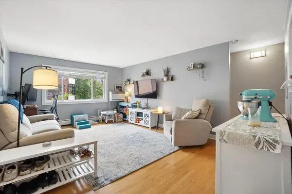 547 Sheridan RD #3W, Evanston, IL 60202