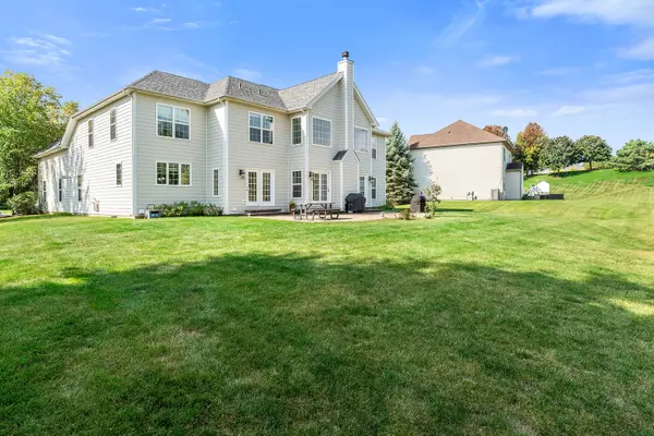 1103 Championship DR, Elgin, IL 60124