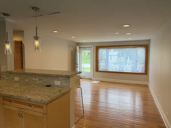 630 Dartmouth LN, Schaumburg, IL 60193