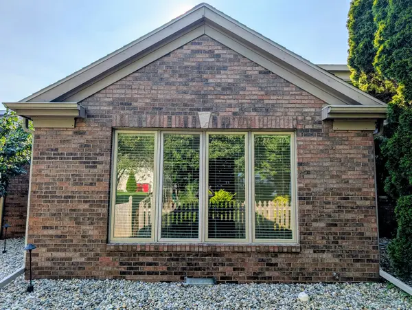 2909 Greystone PL, Champaign, IL 61822