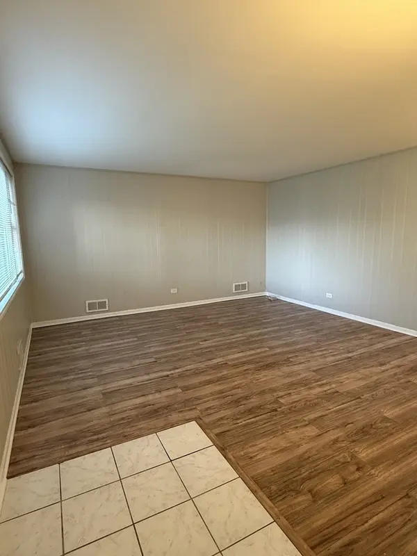 10806 S Komensky AVE, Oak Lawn, IL 60453