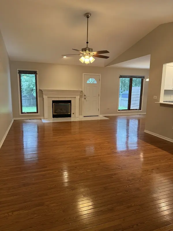 334 Panama AVE, Hampshire, IL 60140