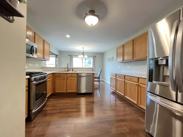 715 SYCAMORE CT, Lindenhurst, IL 60046