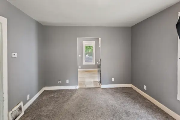 1716 N Hickory ST, Crest Hill, IL 60403