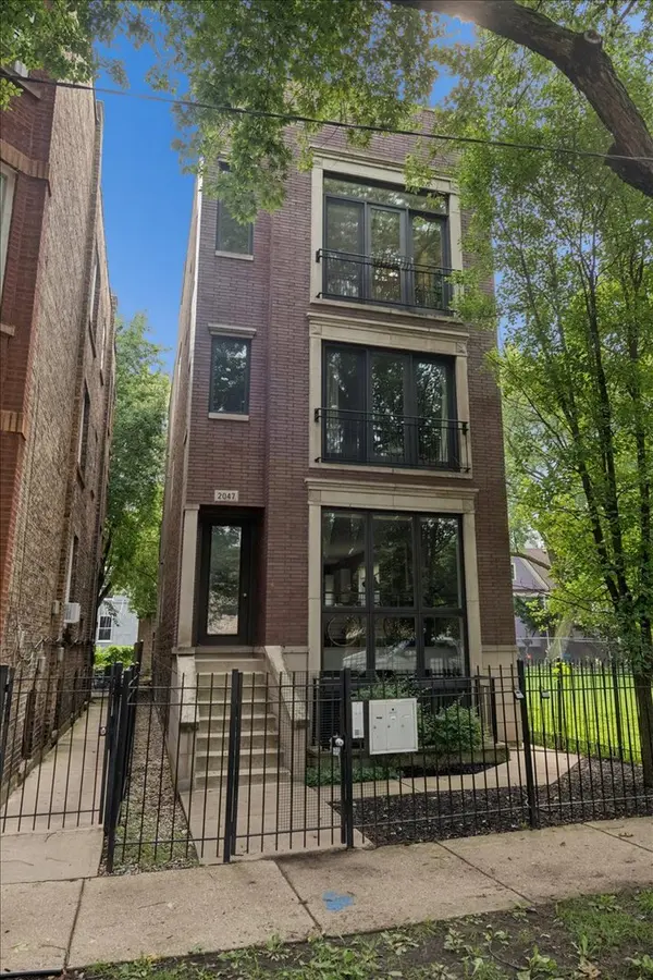 2047 N Mozart ST #3,  Chicago,  IL 60647