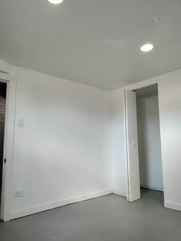 7910 S Muskegon AVE #1, Chicago, IL 60617