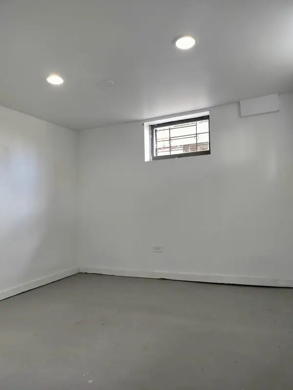 7910 S Muskegon AVE #1, Chicago, IL 60617