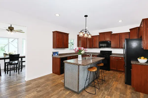 1506 Kempton ST, Joliet, IL 60431