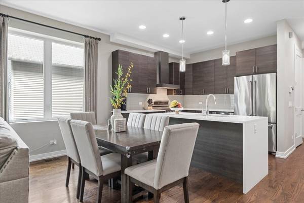 2133 N Campbell AVE #1B, Chicago, IL 60647