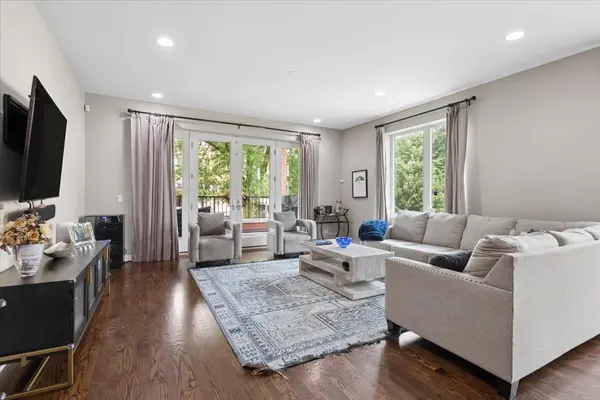 2133 N Campbell AVE #1B, Chicago, IL 60647