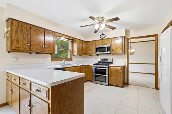 1313 Oconto CT, Naperville, IL 60564