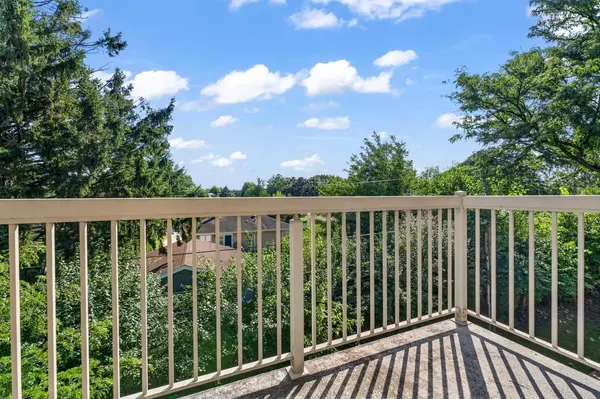715 W Central RD #C1, Mount Prospect, IL 60056
