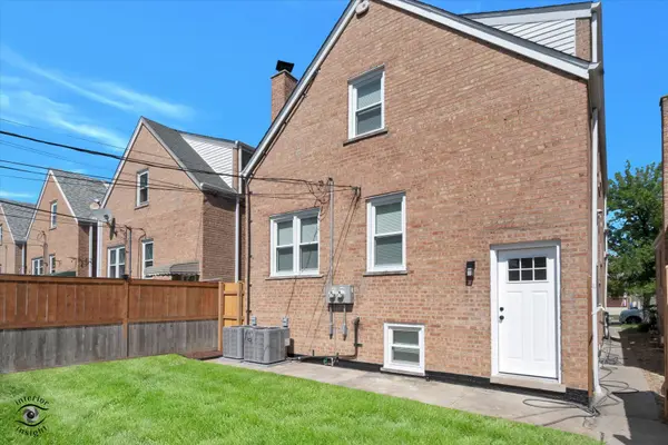 5244 S Tripp AVE, Chicago, IL 60632