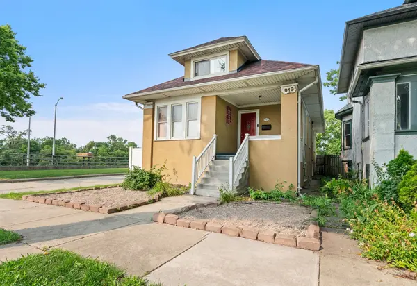 919 S Highland AVE, Oak Park, IL 60304