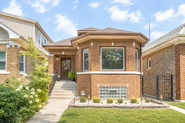 5024 W Nelson ST, Chicago, IL 60641