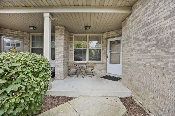 9135 Mansfield DR, Tinley Park, IL 60487