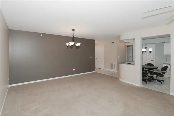 740 Creekside DR #501, Mount Prospect, IL 60056
