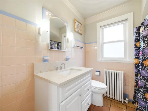 5919 N Bernard ST, Chicago, IL 60659
