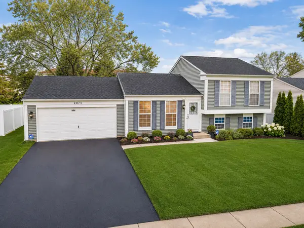 2075 Aronomink CIR, Elgin, IL 60123