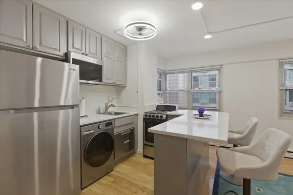 5630 N Sheridan RD #S1101, Chicago, IL 60660